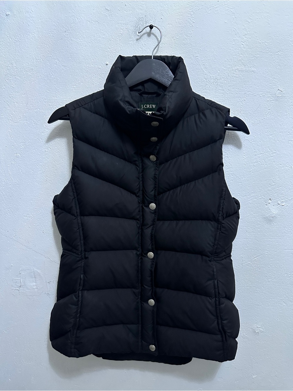 J.Crew Women’s S Black Down Puffer Vest 80% Down Quilted Chevron Snap Front
